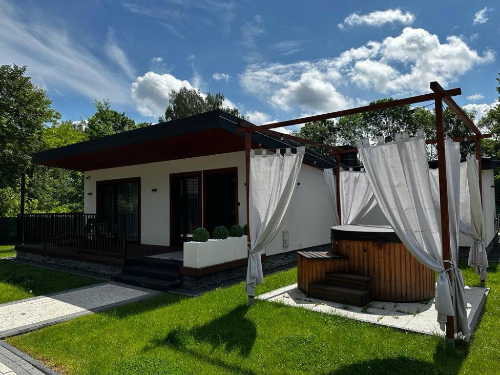 Wrzos Resort & Wellness **** Domki Caloroczne Wegierska Gorka Bagian luar foto